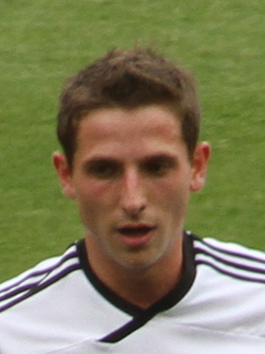 Joe_Allen,_11_September_2011