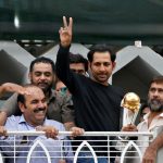 Sarfaraz Ahmed sings Mauka Mauka