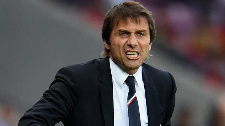 Antonio Conte gets sent off
