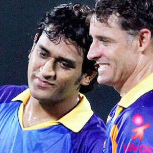 Hussey: It's the best I've seen Dhoni play