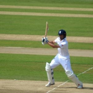 Alastair Cook receives standing applause