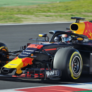 Verstappen launches attack on Abiteboul