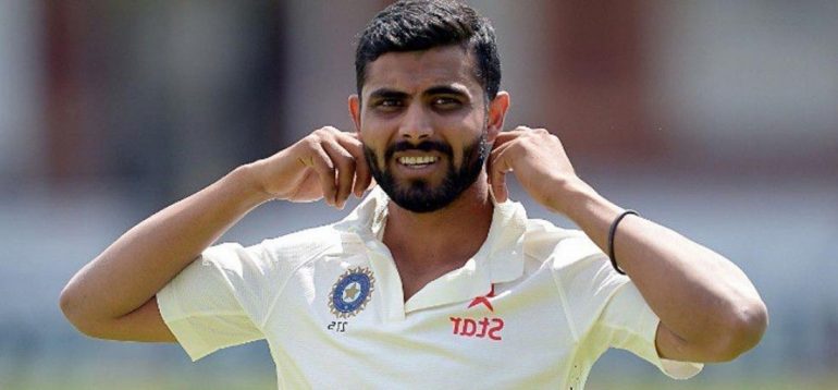 Jadeja on Dhoni