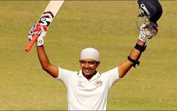 Prithvi Shaw punishes Mohammed Siraj