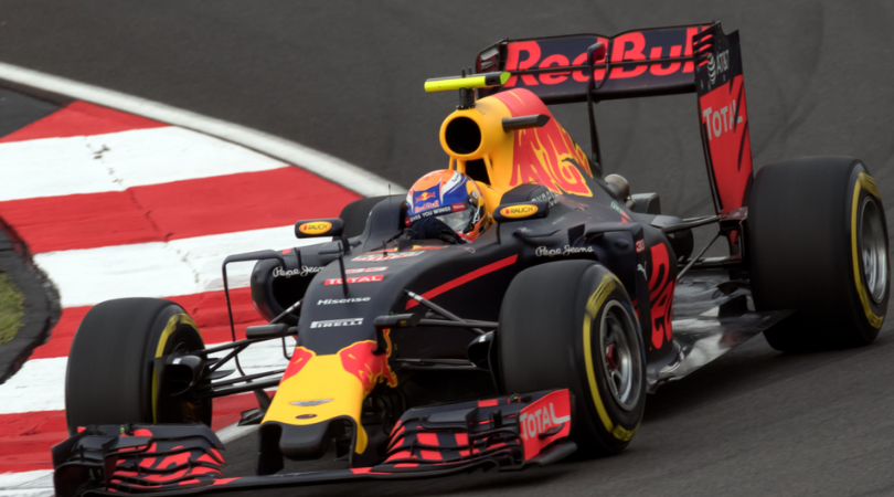 Verstappen doesn't crash into the P1 board