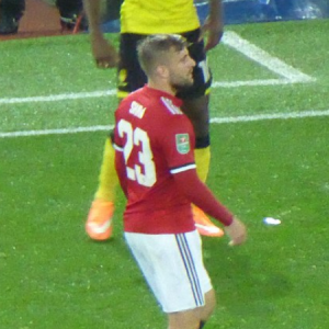 Luke Shaw signs new contract