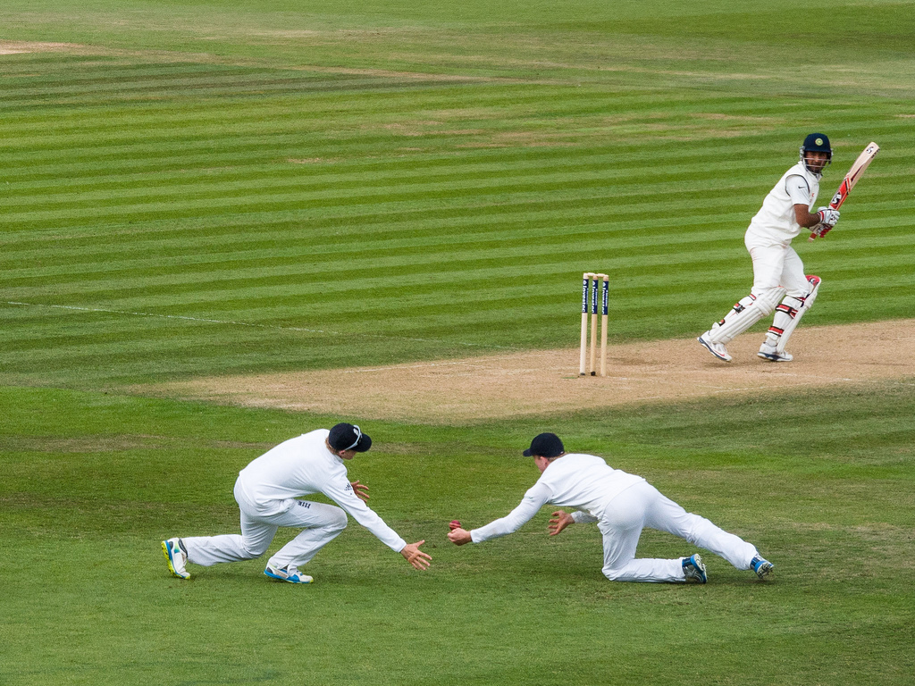 Pujara retires hurt with a neck problem