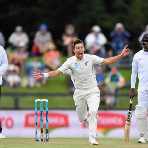 Trent Boult's strange defensive technique