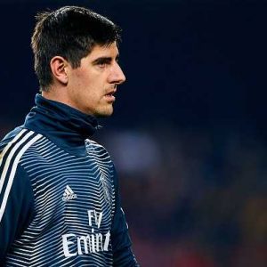 Fans throw rat at Thibaut Courtois