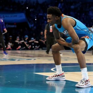 WATCH: Hamidou Diallo jumps over Shaq and hangs over the rim by his forearm