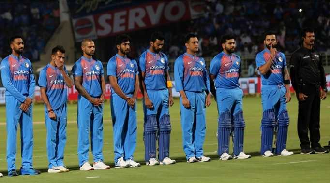 Virat Kohli urges crowd to remain silent