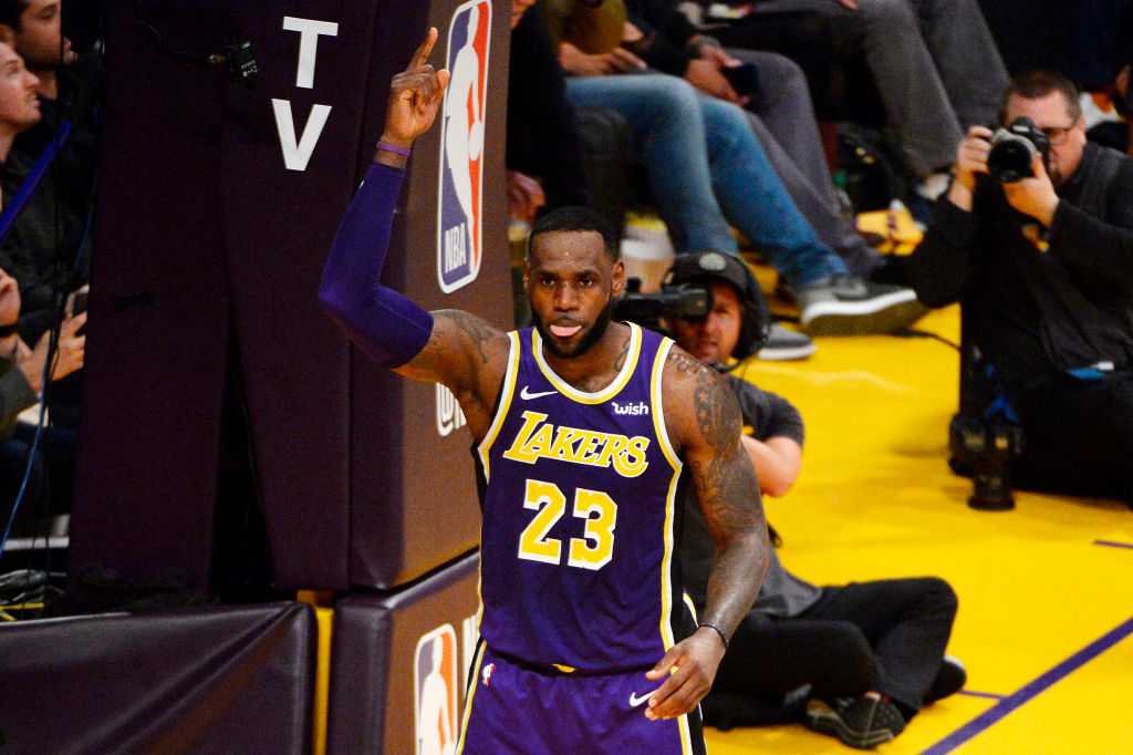 WATCH: LeBron James passes Michael Jordan for 4th of NBA scoring list, gets emotional