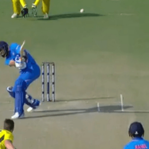 Virat Kohli's slap shot in 4th ODI vs Australia