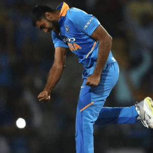 Virat Kohli discloses why Vijay Shankar bowled