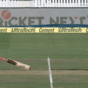 Jadeja and MS Dhoni run-out Glenn Maxwell