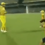 Dhoni races with Shane Watson and Imran Tahir