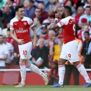 Mesut Ozil goal vs Crystal Palace: Arsenal star scores stunning goal from difficult angle