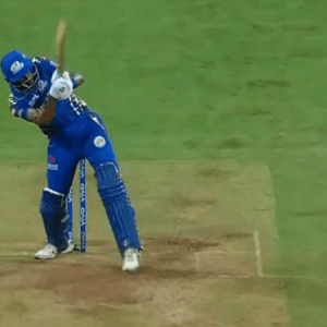 Hardik Pandya emulates MS Dhoni's Helicopter shot
