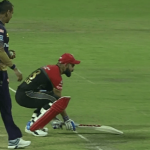 Sunil Narine attempts to mankad Virat Kohli