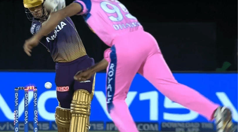 Chris Lynn gets bowled like MS Dhoni