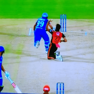 Amit Mishra run out obstructing the field: Watch DC bowler given out for changing direction in DC vs SRH