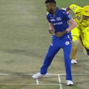 MS Dhoni run-out vs MI