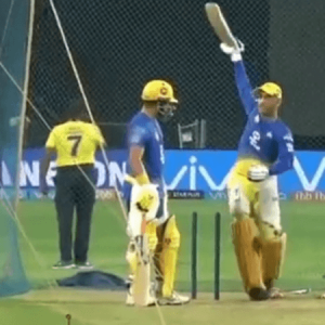 MS Dhoni gives batting tips to Suresh Raina