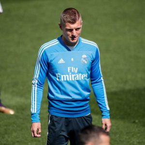 Real Madrid star midfielder signs a contract extension with Los Blancos