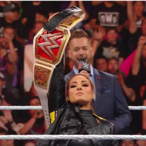 Becky Lynch successfully defends her Raw Women’s Championship against Lacey Evans