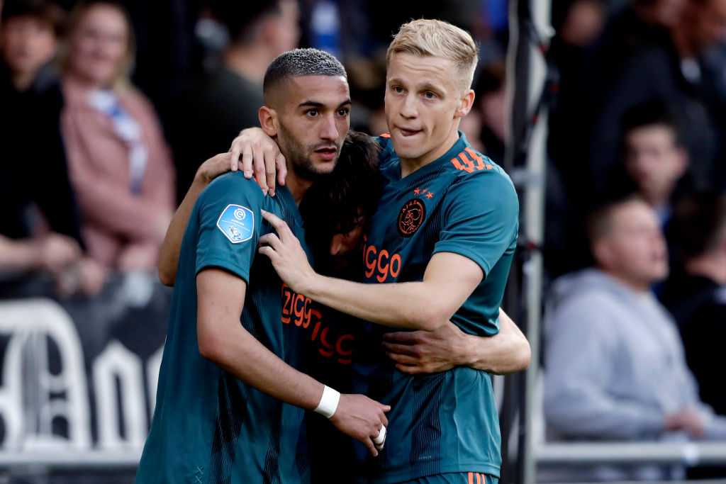 Manchester United Transfer News: Ajax midfielder shows interest in Man United move