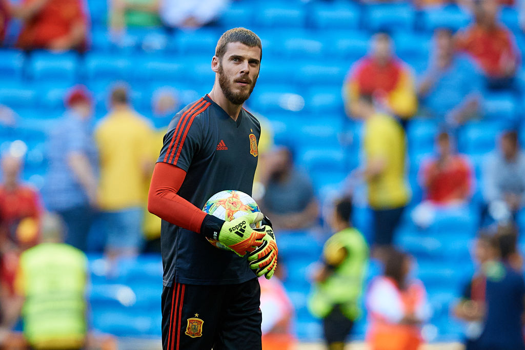 David De Gea: Manchester United set to keep De Gea after PSG snub him for Serie A star
