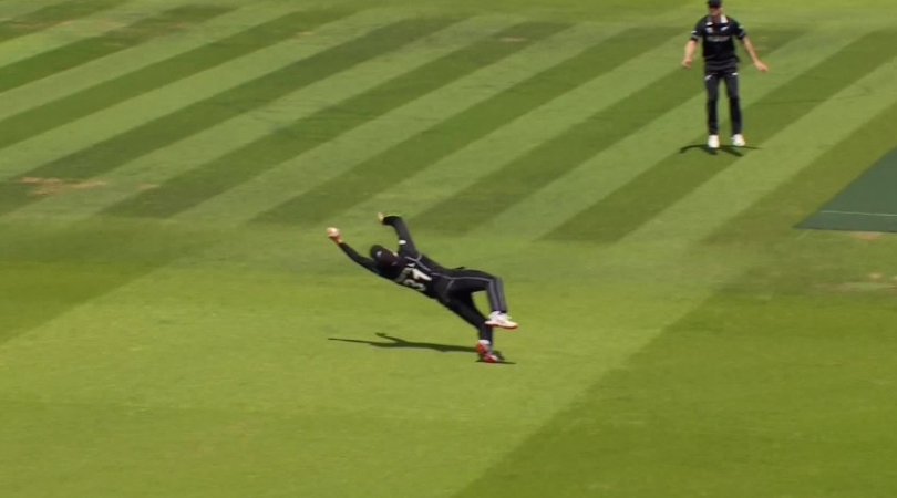 Martin Guptill catch vs Australia: Watch Guptill grabs stunner to dismiss Steve Smith vs Australia