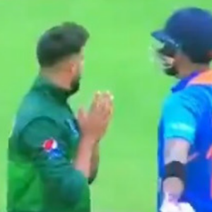 WATCH: Imad Wasim requests Virat Kohli to get out during India vs Pakistan 2019 World Cup Match