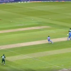 WATCH: Rohit Sharma and KL Rahul involved in massive miscommunication; Sharma makes narrow escape