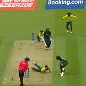 WATCH: Imran Tahir grabs one-handed stunner vs Pakistan in ICC Cricket World Cup 2019