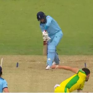 Joe Root dismissal vs Australia: Watch England batsman gets caught right in front of stumps by Mitchell Starc's inswinger | England vs Australia