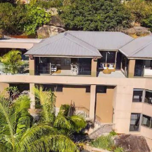 Top 10 cricketers and value of their most lavish houses