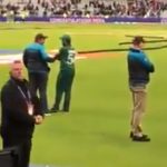 WATCH: Sarfaraz Ahmed insulted and abused by Pakistani fans post India vs Pakistan match at Manchester | Cricket World Cup 2019