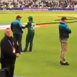 WATCH: Sarfaraz Ahmed insulted and abused by Pakistani fans post India vs Pakistan match at Manchester | Cricket World Cup 2019