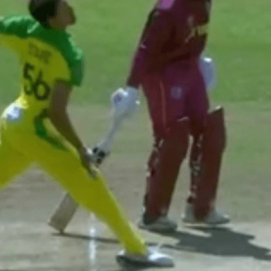 Chris Gayle umpire controversy: WATCH Mitchell Starc's No-Ball going unnoticed; robs Gayle of his wicket