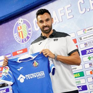Inspirational Enric Gallego signs for Getafe aged 32