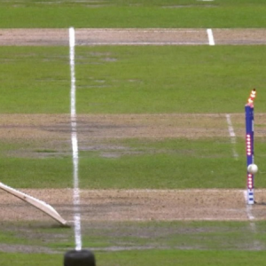 MS Dhoni run-out vs New Zealand: Watch Martin Guptill's incredible direct-hit finds Dhoni short of his crease