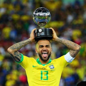 Dani Alves is ready to take a pay cut to join Arsenal
