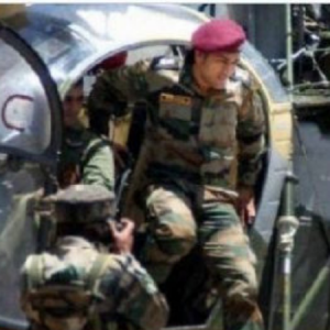 MS Dhoni begins his training for Indian Army's parachute regiment