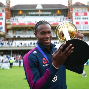 Joffra Archer calls a troll handsome despite being called ugly by the troll