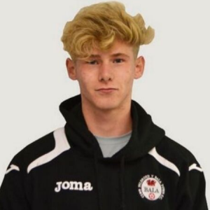 Former Man Utd trialist commits suicide at 20 after being plagued with injuries. He suffered from anxiety and withdrew from social life.