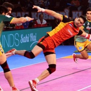 BLR vs PUN Dream11 Team Predictions : Puneri Paltan Vs Bengaluru Bulls Pro Kabaddi League Best Dream 11 Team Picks, Match Report And Probable Playing 7