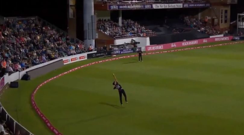 AB de Villiers dismissal vs Somerset: Watch Max Waller grabs exceptional one-handed catch to dismiss de Villiers