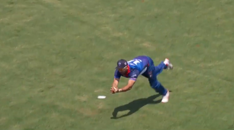 WATCH: Yuvraj Singh winds back the clock as he grabs phenomenon catch to dismiss Lendl Simmons in GLT20 2019