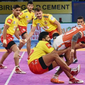 PUN Vs GUJ Dream11 Team Prediction : Gujarat Fortune Vs Puneri Paltan Pro Kabaddi League Dream 11 Team Picks